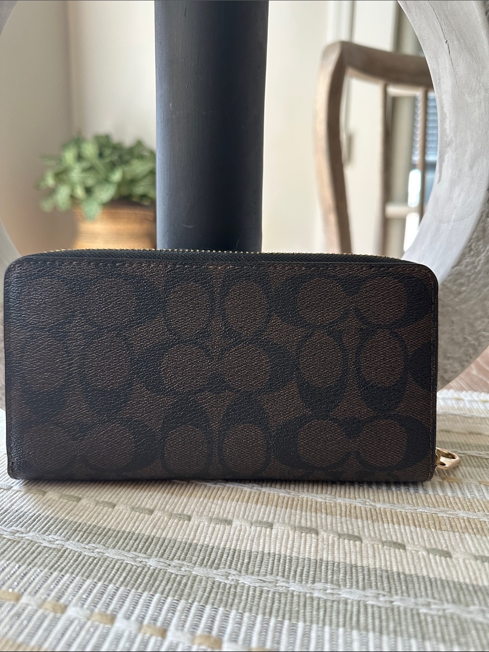 Coach Signature Wallet - Picture 2 of 3
